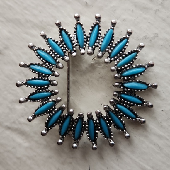 Beautiful Native American Zuni Handmade Petit Point Turquoise Brooch 💙🎁 - Picture 4 of 7